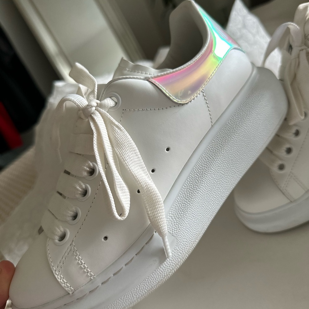 Alexander McQueen Sneakers LIKE NEW - Picture 7 of 12